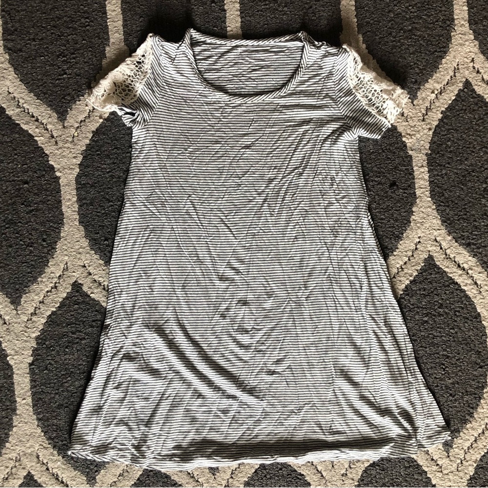 Art Class girls stripped dress with crochet shoulder/sleeve - size 7/8